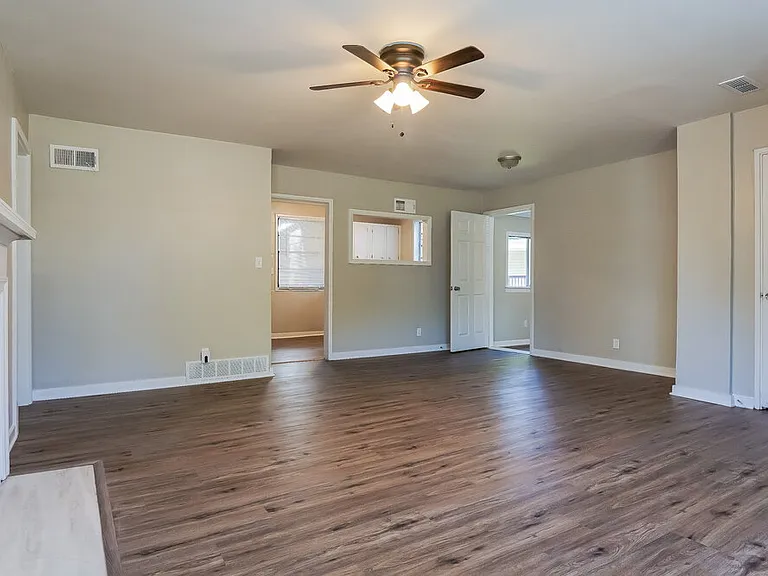 700 Robison Dr — Photo 6