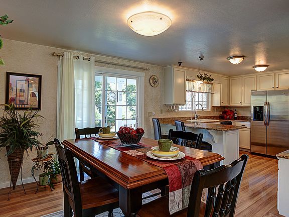 Informal Dining Area