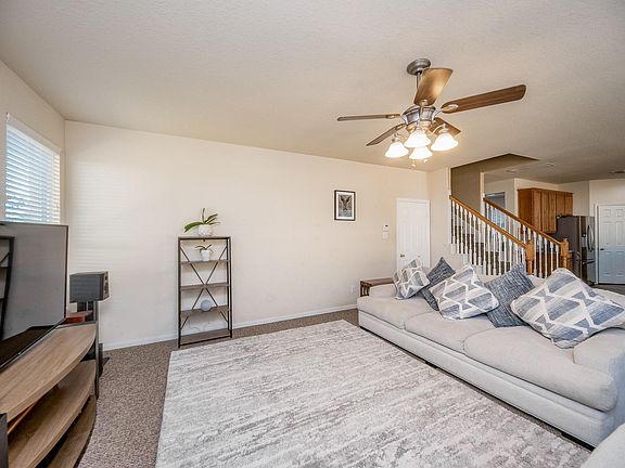 4th image of 4609 Buescher Ct