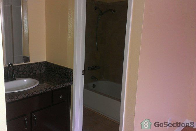 2nd image of 919 N Inglewood Ave APT 16