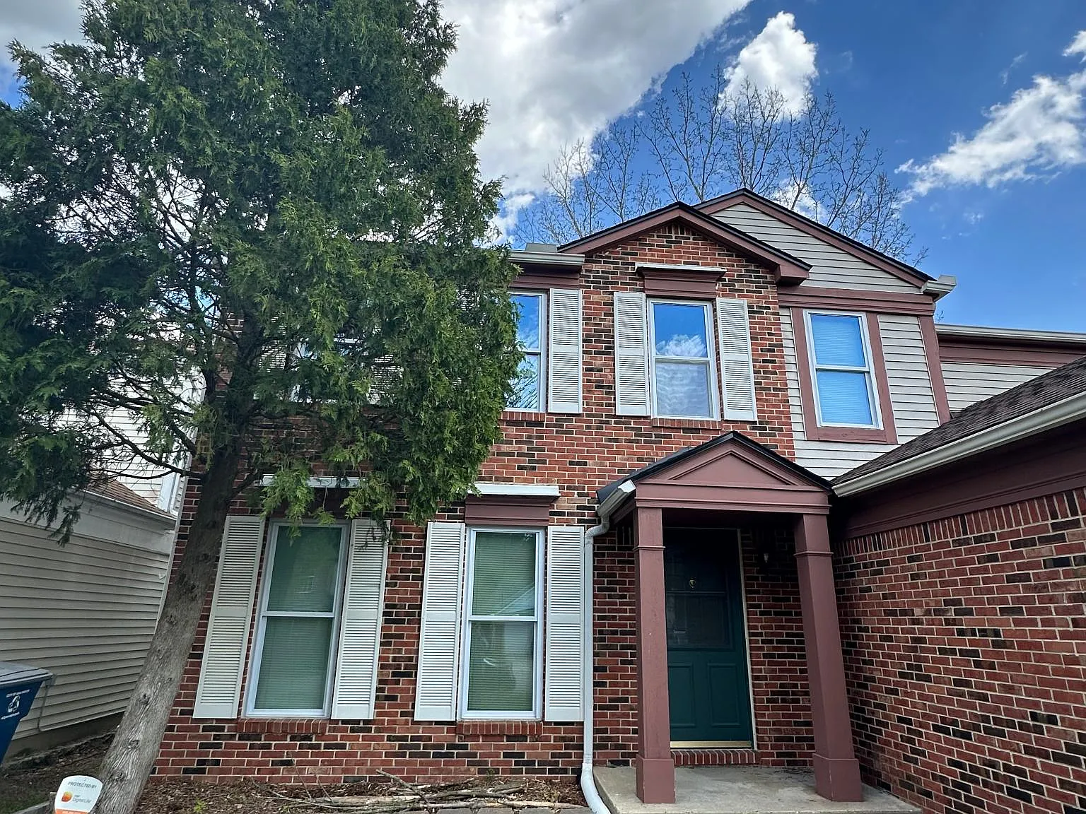 3 bed, 2.5 bath, 1865 sqft, $2,600 — Photo 3