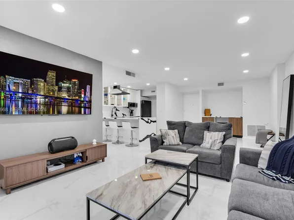 3800 Hillcrest Dr APT 203, Hollywood, FL 33021