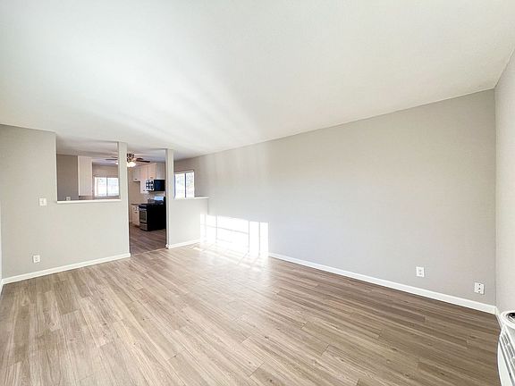 3rd image of 928-932 N Alameda Ave
