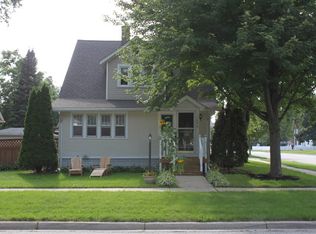 1056 Bellevue Ave, Elgin, IL 60120