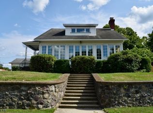 27 Arch St, Butler, NJ 07405