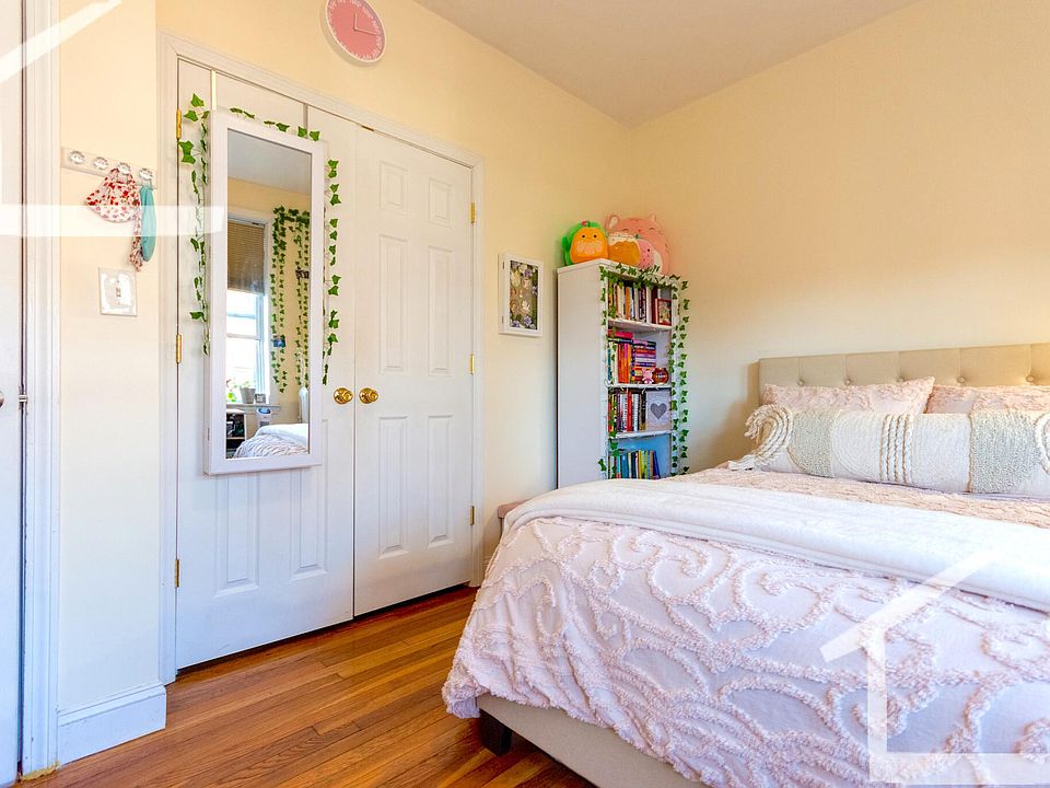 1st image of 30 Egmont St #3