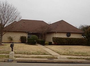 861 Shady Lake Dr, Bedford, TX 76021