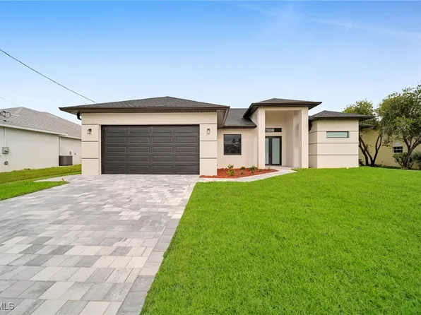 743 Chestnut St E, Lehigh Acres, FL 33974