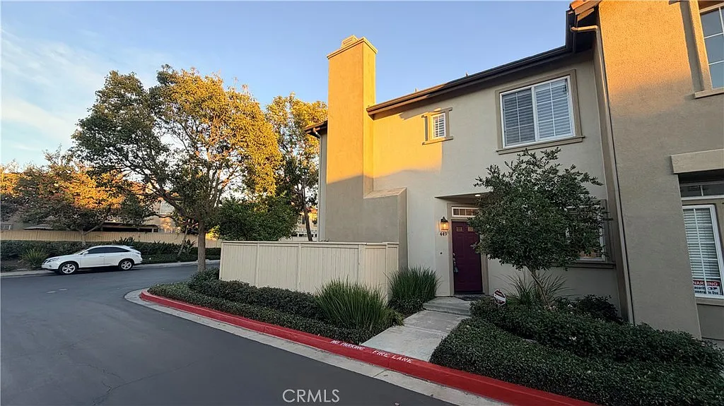3 bed, 2.5 bath, 1500 sqft, $4,500 — Photo 2