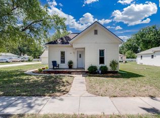 213 N Sedgwick Ave, Haven, KS 67543