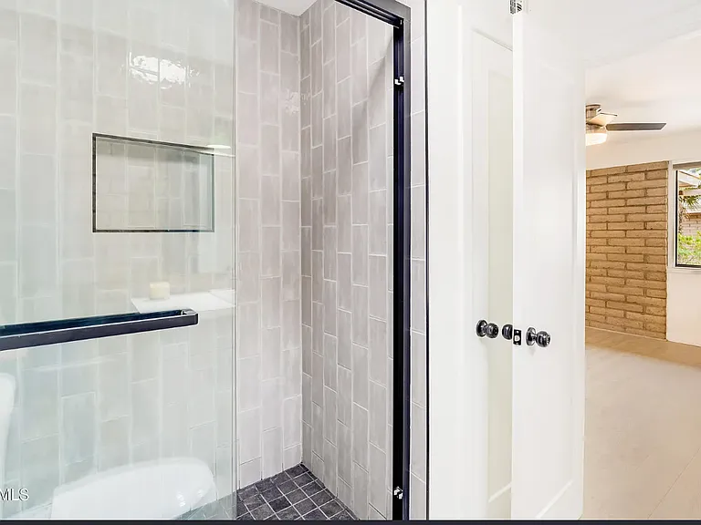 27250 N 64th St #7 — Photo 11