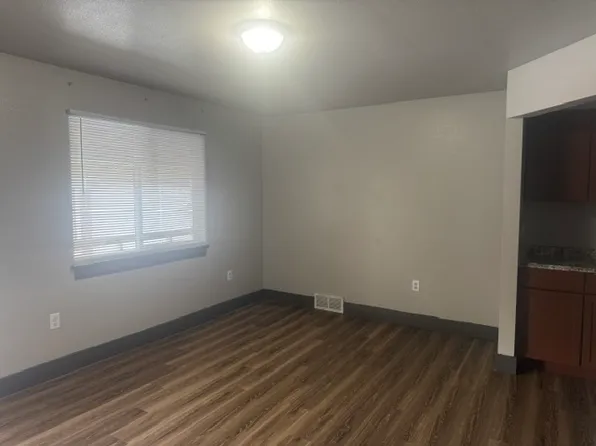 822 N 25th St #12, Milwaukee, WI 53233