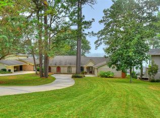 15705 Lakeway Dr, Willis, TX 77318