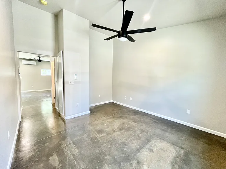 720 N Walnut St #8 — Photo 11