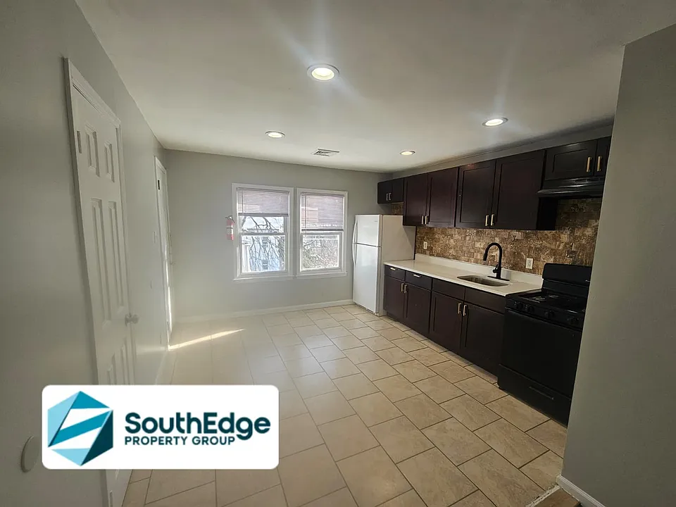 68 Brookdale Ave #3