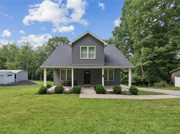 259 Echo Valley Rd, Jeannette, PA 15644