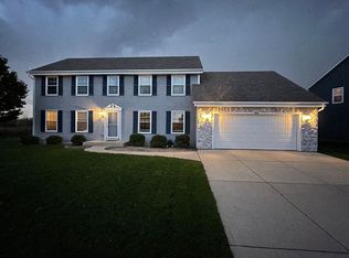 3018 W Yorkshire Cir, Franklin, WI 53132