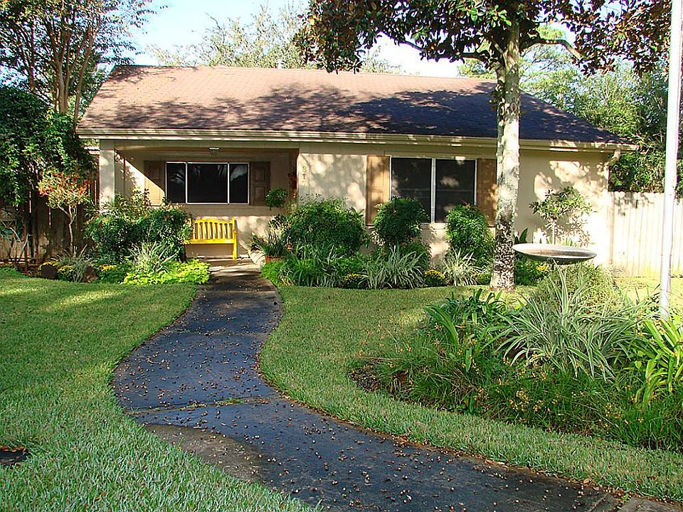 1st image of 817 Dollins St