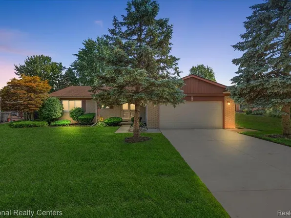 1100 Trevino Dr, Troy, MI 48085