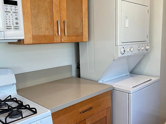 washer & dryer in unit