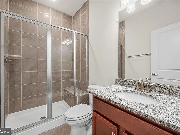 115 Dickenson Dr — Photo 6
