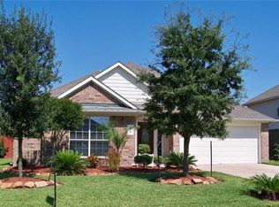 5805 Village Grove Dr, Pearland, TX 77581