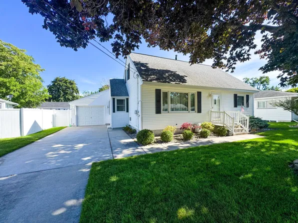 2304 Columbus Ave, Muskegon, MI 49441