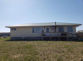 514 A St, Stapleton, NE 69163