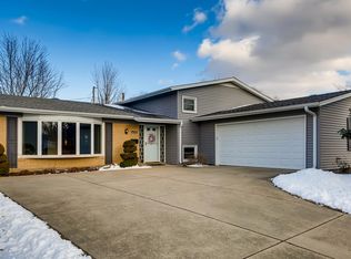 7925 Carlisle Dr, Hanover Park, IL