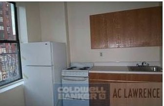 2nd image of 315 W 42nd St