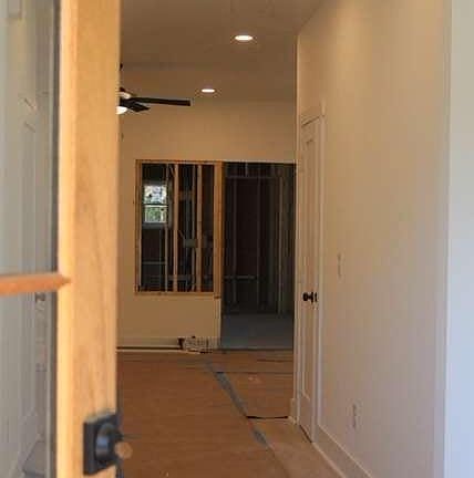 4th image of 172 Llewellyn St