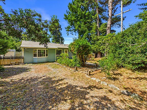 3rd image of 1876 Blake Rd