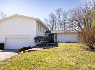5 Eton Ct, Champaign, IL 61820
