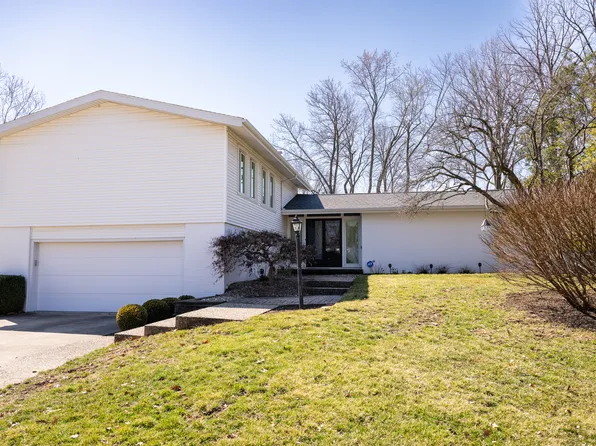 5 Eton Ct, Champaign, IL 61820