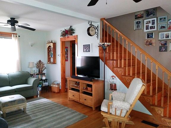 5th image of 53 Amherst Ave