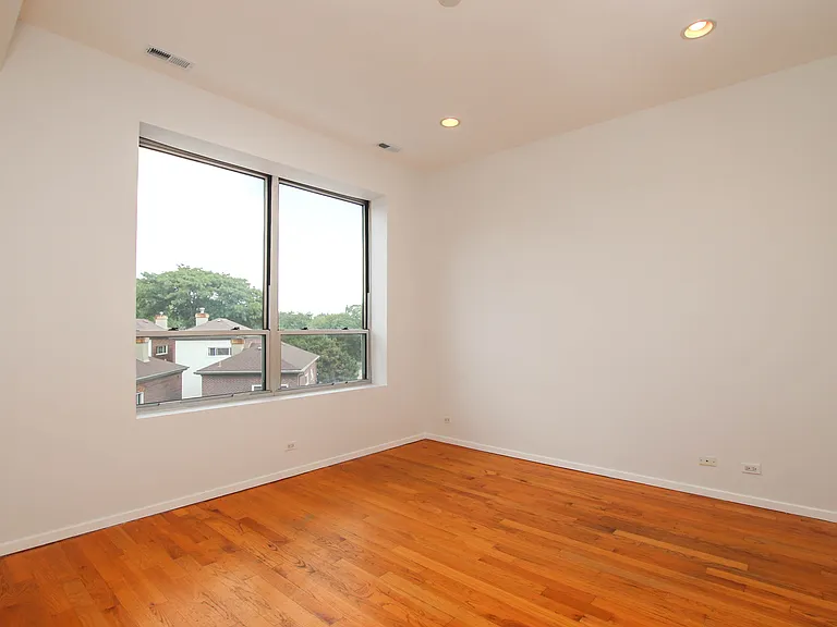 1001 N Milwaukee Ave #303 — Photo 7