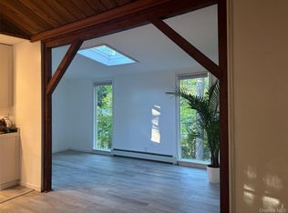 180 New York Ave, Sound Beach, NY 11789