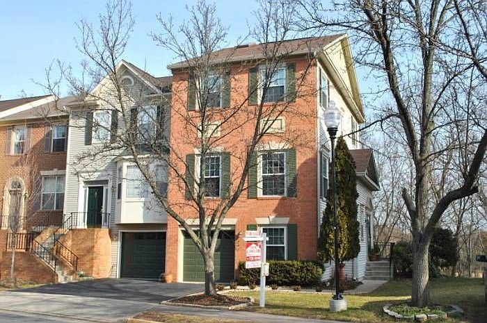 End Unit TH for Sale