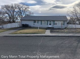 617 W Loop Dr, Moses Lake, WA 98837