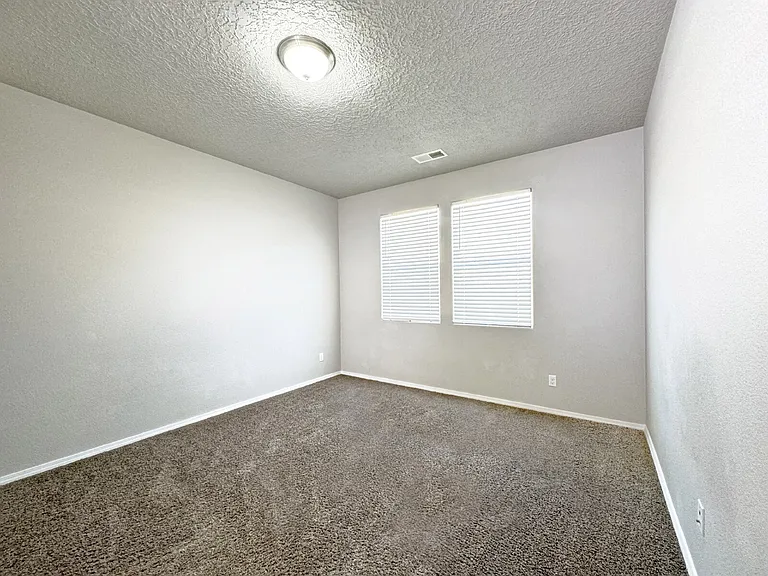 4143 Summit Park Rd NE — Photo 10