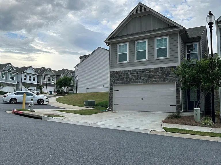 239 Turner Ln — Photo 30