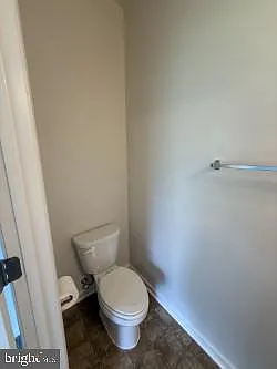 240 Parkland Dr — Photo 11