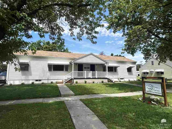 619 S Broadway St, Herington, KS 67449