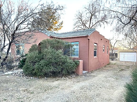 3rd image of 321 Hermosa Dr NE
