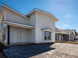 909 Henderson St, Bryan, TX 77803