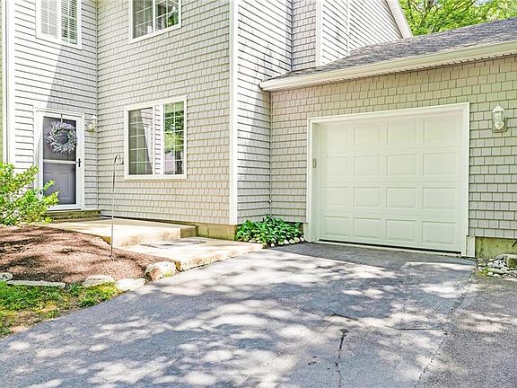 3rd image of 50 Riverdell Dr