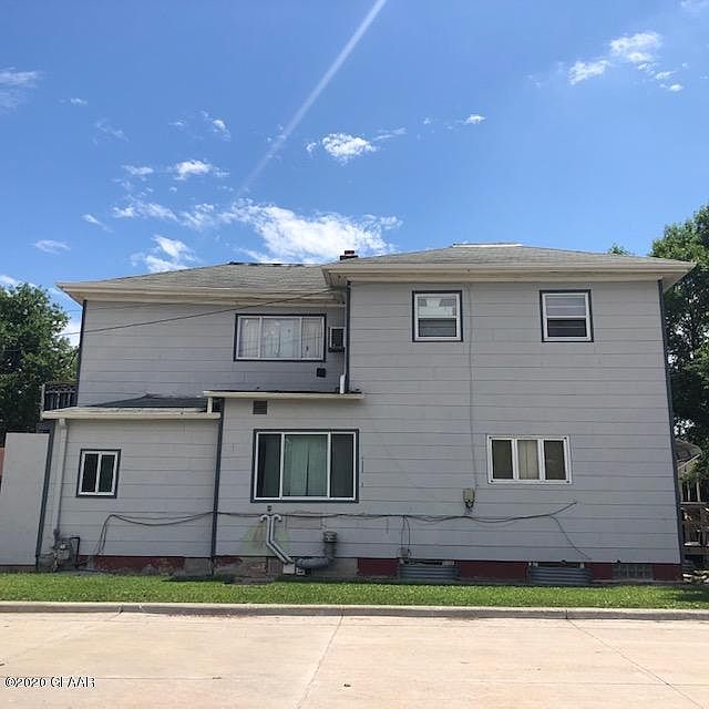 2nd image of 306 4th St N