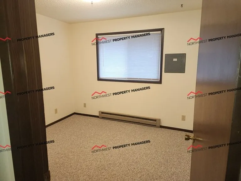 312 E Broadway Ave — Photo 12