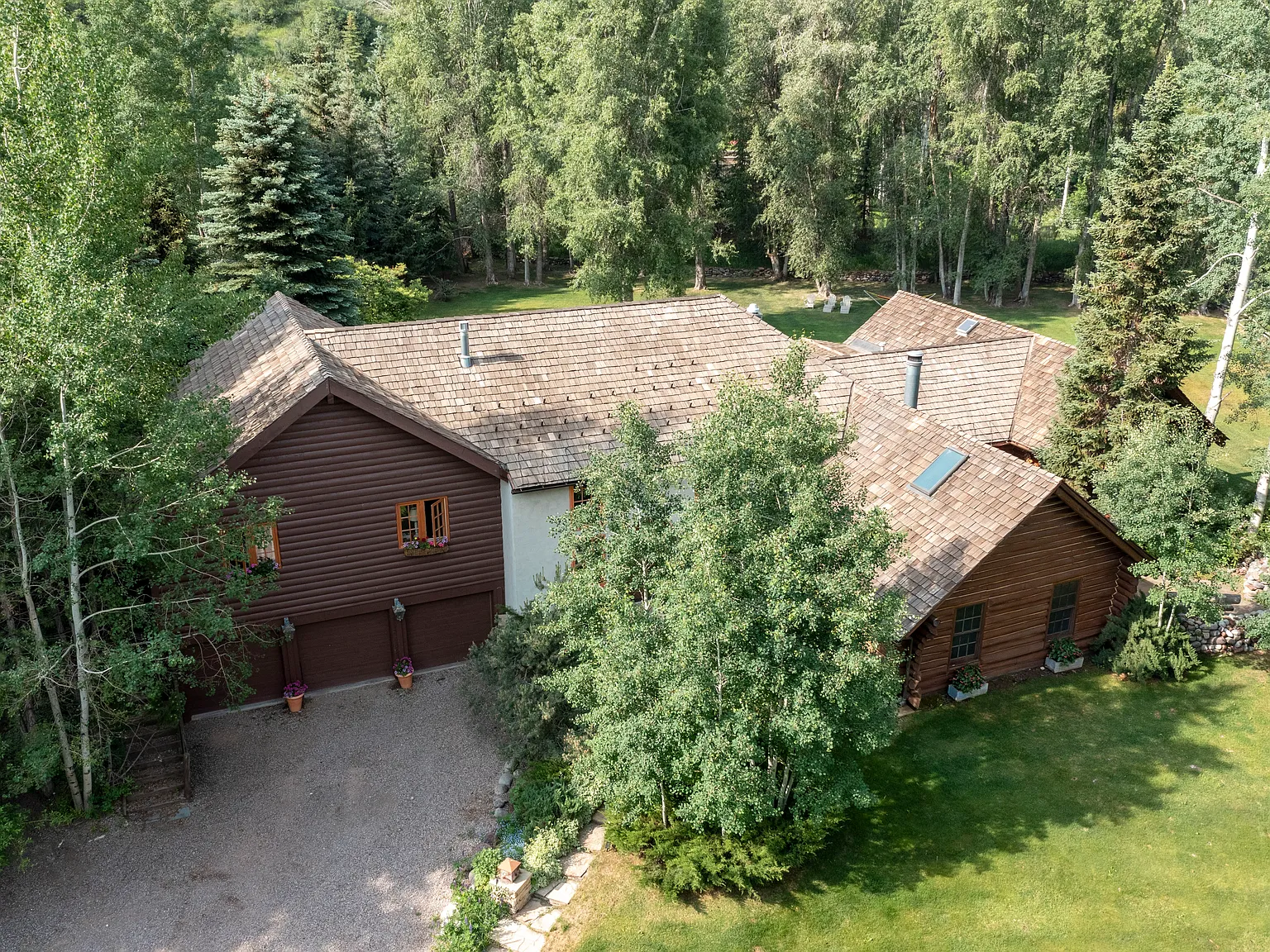 6 bed, 6112 sqft, $40,000 — Photo 3