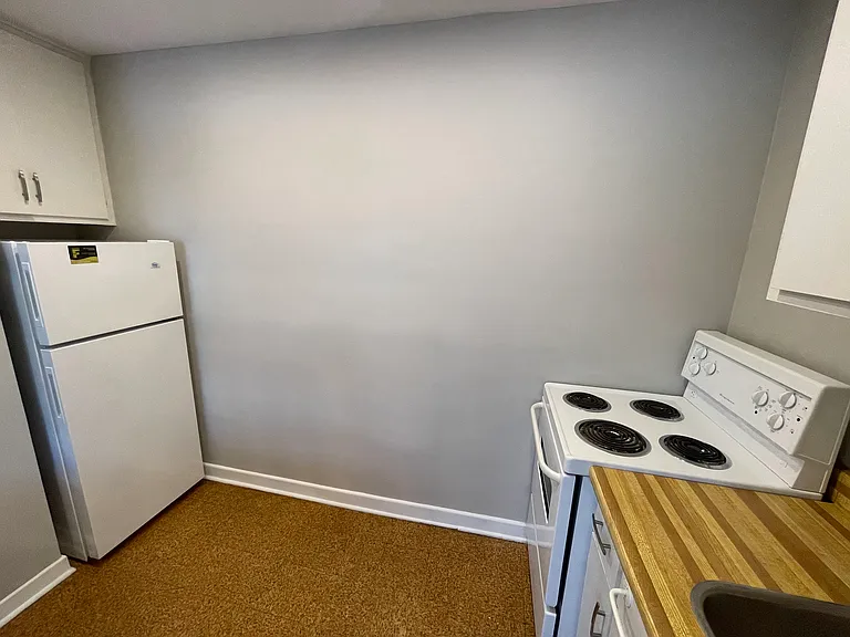 55 Sweetland Ave — Photo 6